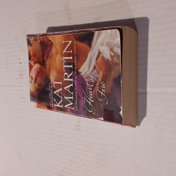$4 Add-on "Heart of Fire" by Kat Martin - Paperback Book - Picture 4 of 10